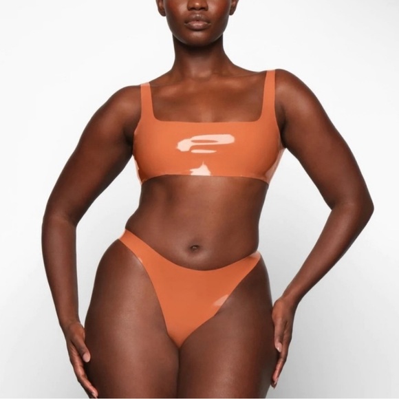 Skims Latex MATCHING SET Scoop Neck Bralette & Thong Bundle NWOT BRONZE S
